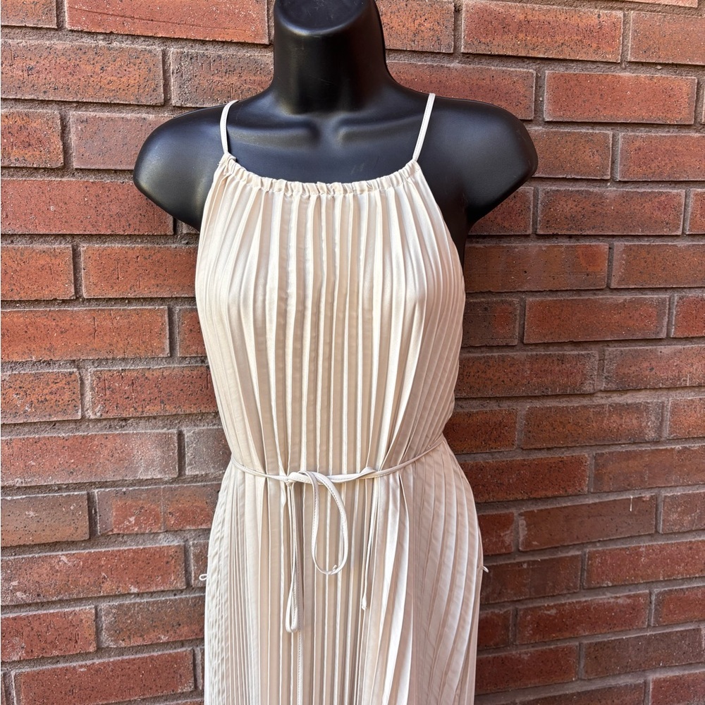 Banana Republic Cream Pleated Tie Front Maxi Dress